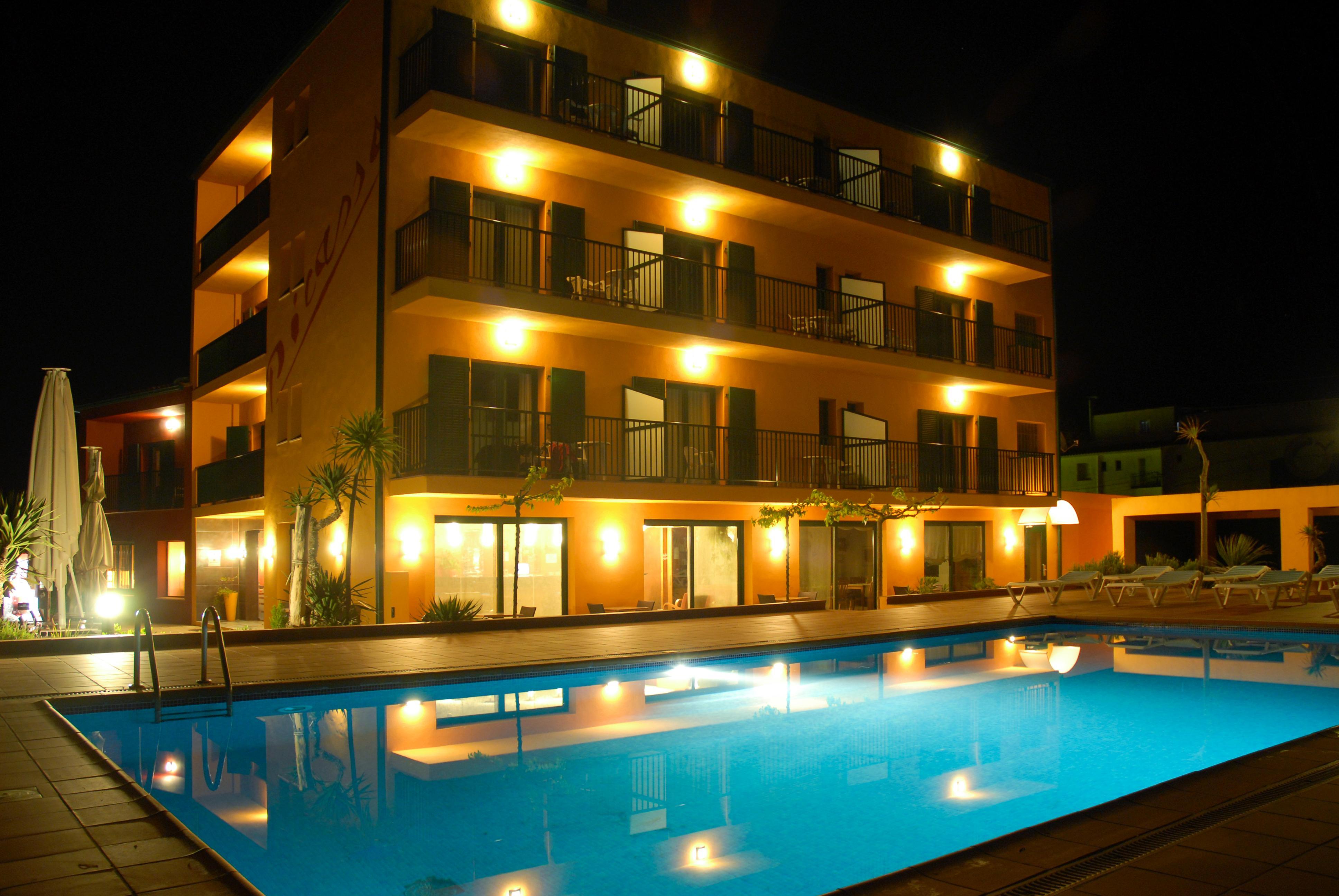 Hotel Picasso Турруеля-да-Монґрі Екстер'єр фото