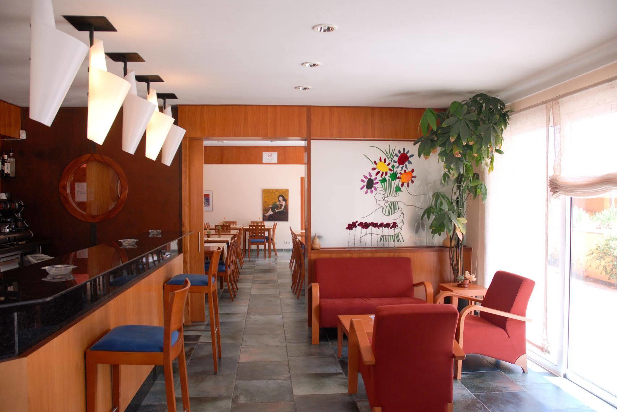 Hotel Picasso Турруеля-да-Монґрі Екстер'єр фото